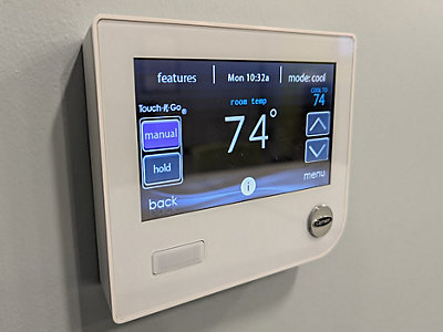 What Does Fan Auto Mean on Thermostat
